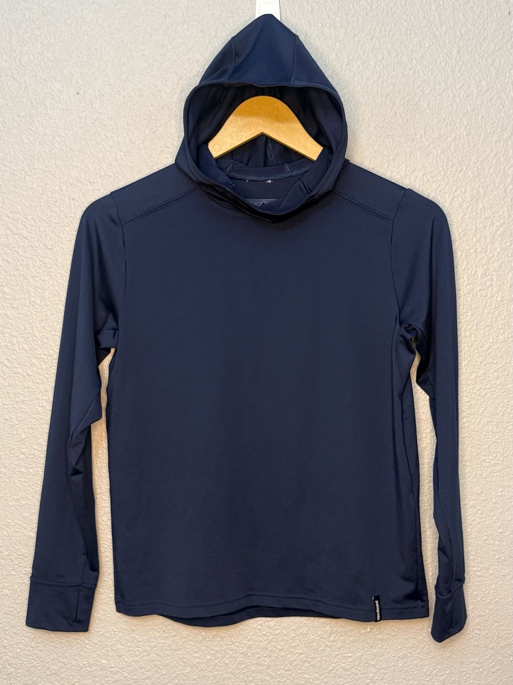 Big Kids Patagonia | Long Sleeve Capilene Silkweight Hooded Shirt | Youth Large
